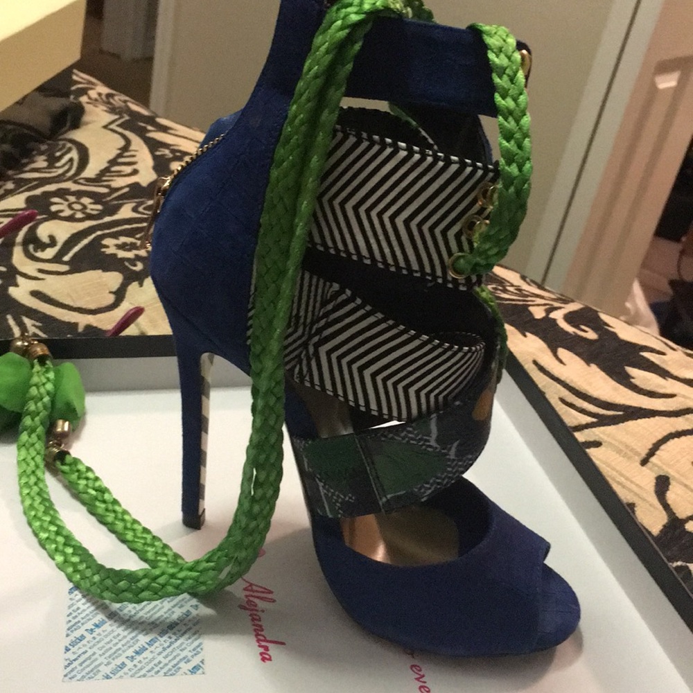 Alejandra G. Strappy heels. Royal blue/green